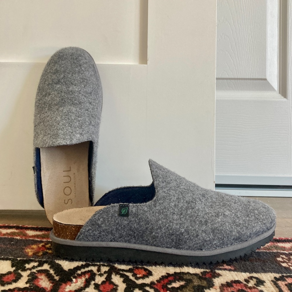 Cozy SOUL Naturalizer Felt Mules